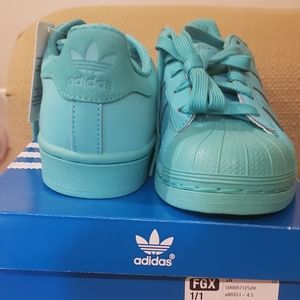 Adidas Superstar Sneakers